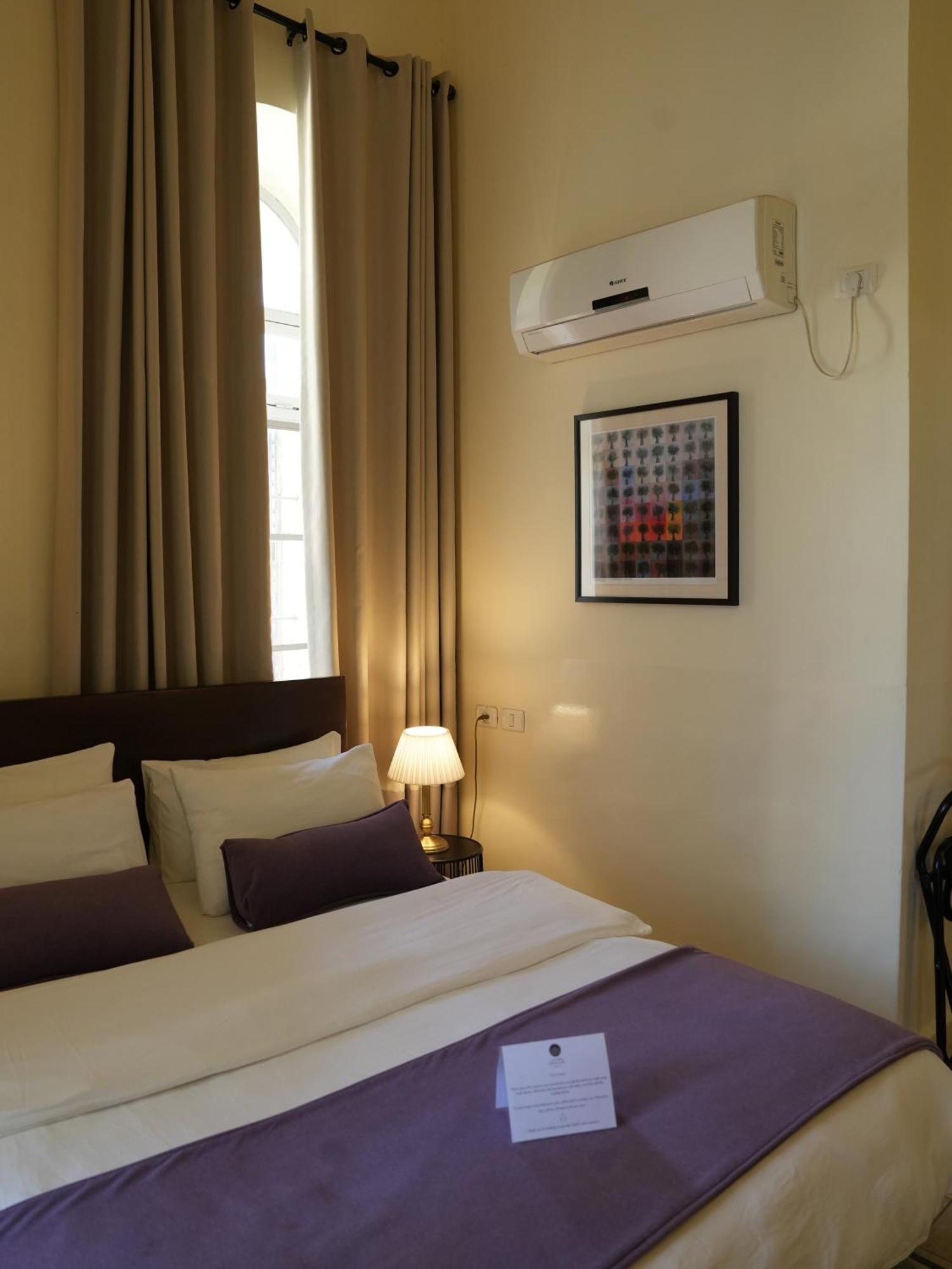 Farah Locanda Ramallah Exteriör bild