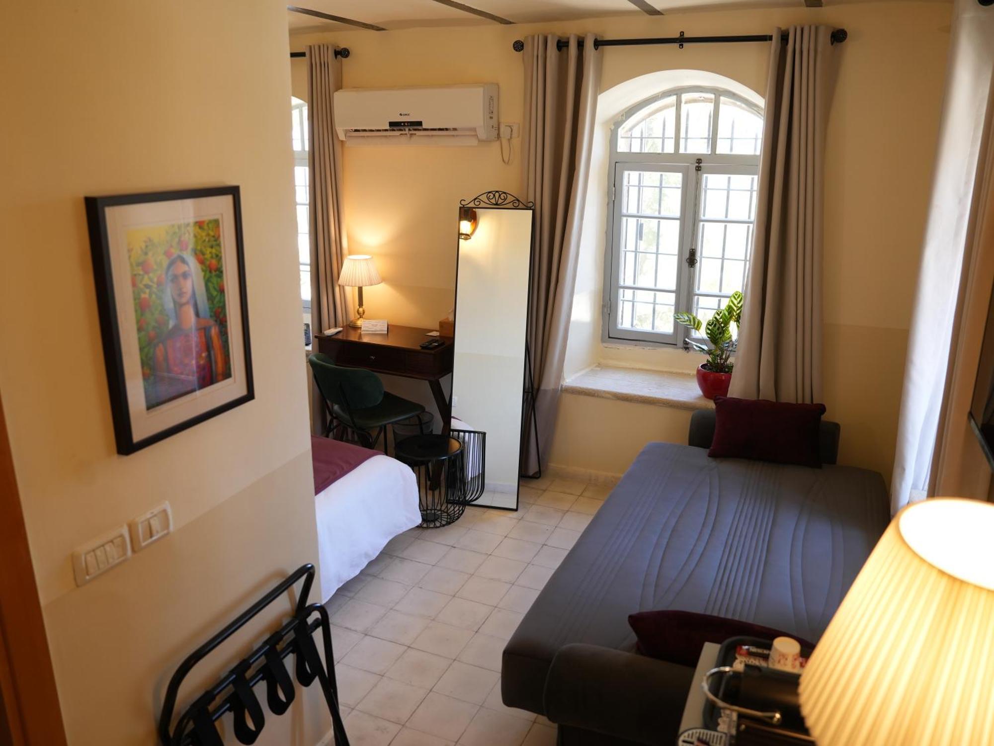 Farah Locanda Ramallah Exteriör bild